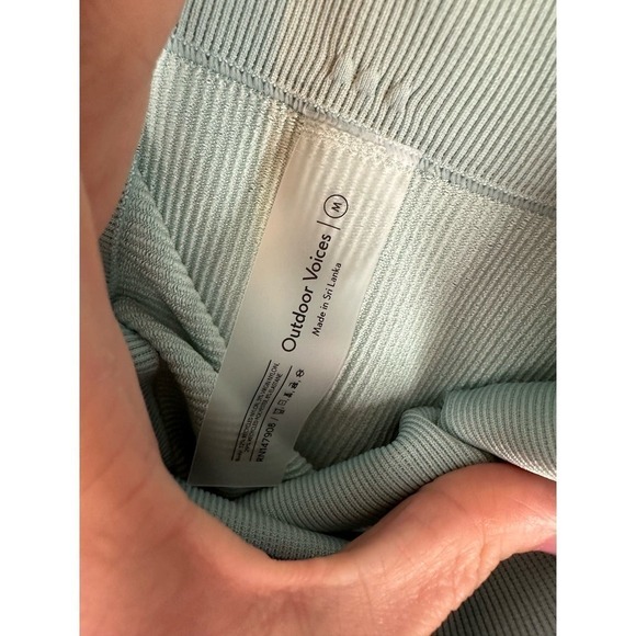 NWT Outdoor Voices Seamless Rib 7/8 Leggings in Storm Medium - Picture 4 of 6